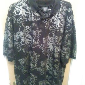 2 4x shirts.  Great condition.   Both for 15dl plu